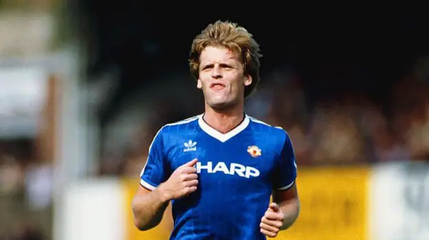 โหม่งบอล...อันตรายกว่าที่คิด? วิเคราะห์ปัจจัยเสี่ยงจากกรณี Gordon McQueen กับโรคสมองเสื่อม