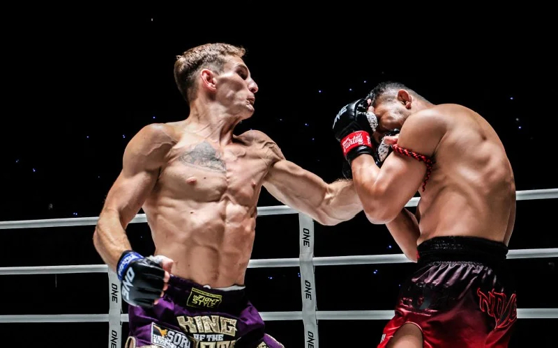 คาร์ริลโลอาชนะซิงห์ มาวินน์