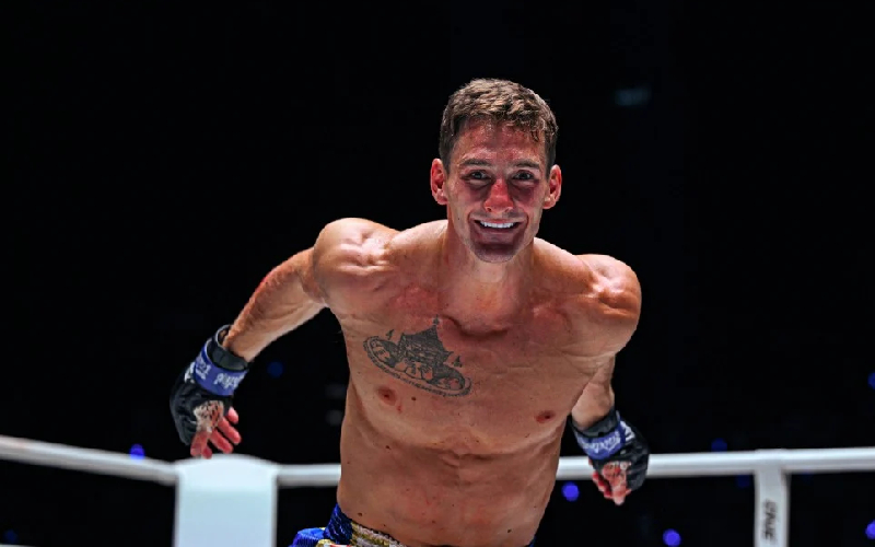 นีโก คาร์ริลโลชนะชก